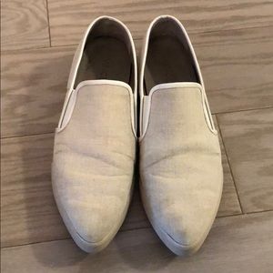 Vince Slip on sneakers in beige and white